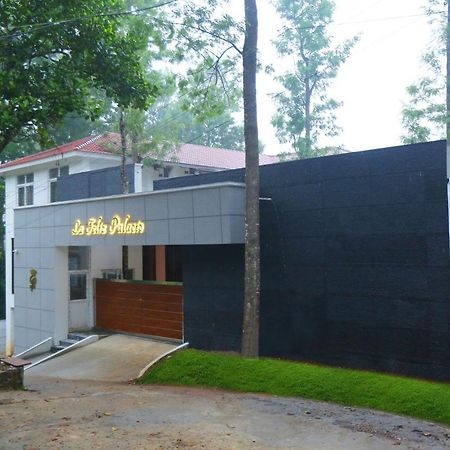 La Feliz Palacio Yercaud Luaran gambar